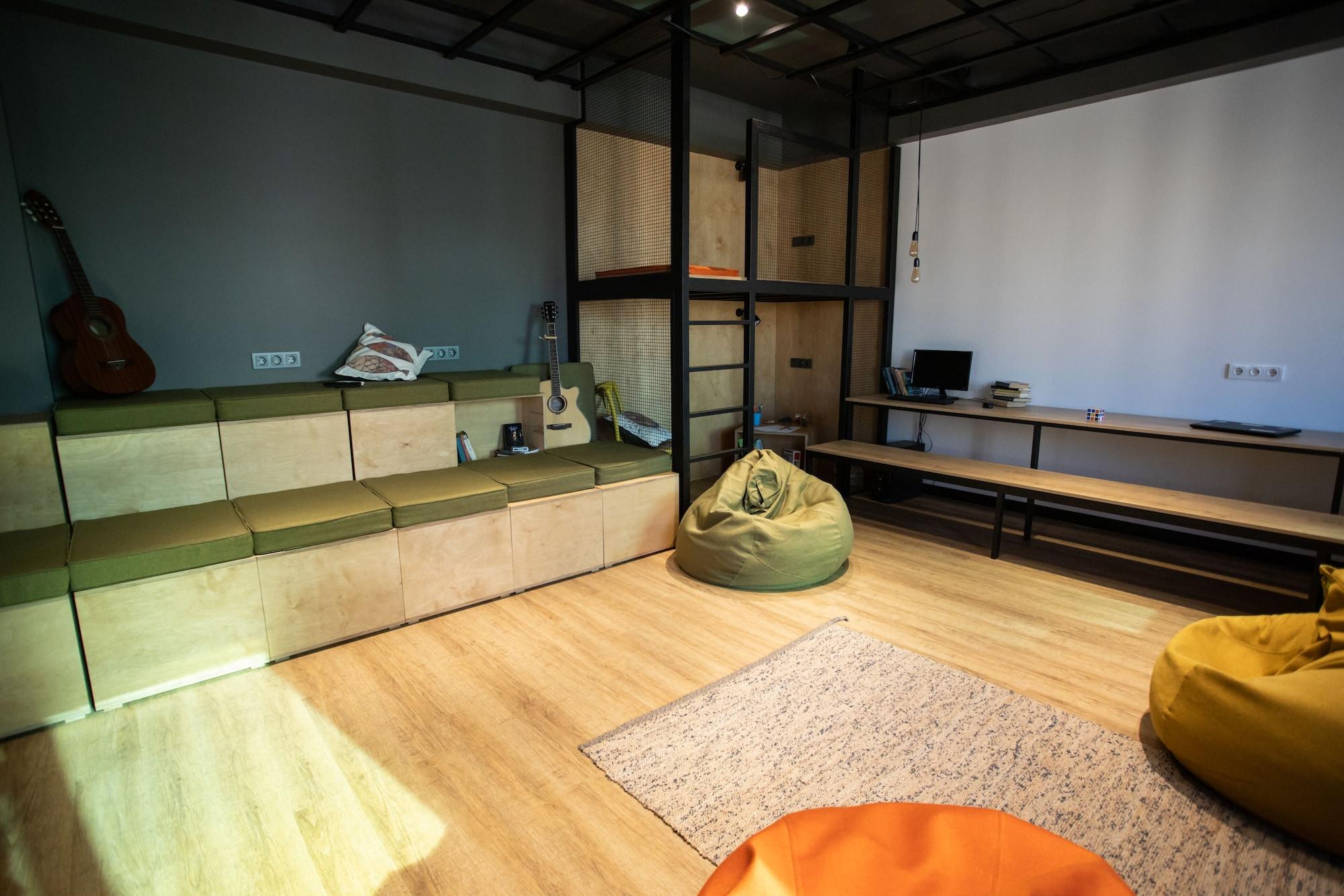 Sala de Reuniones Kantar Hostel