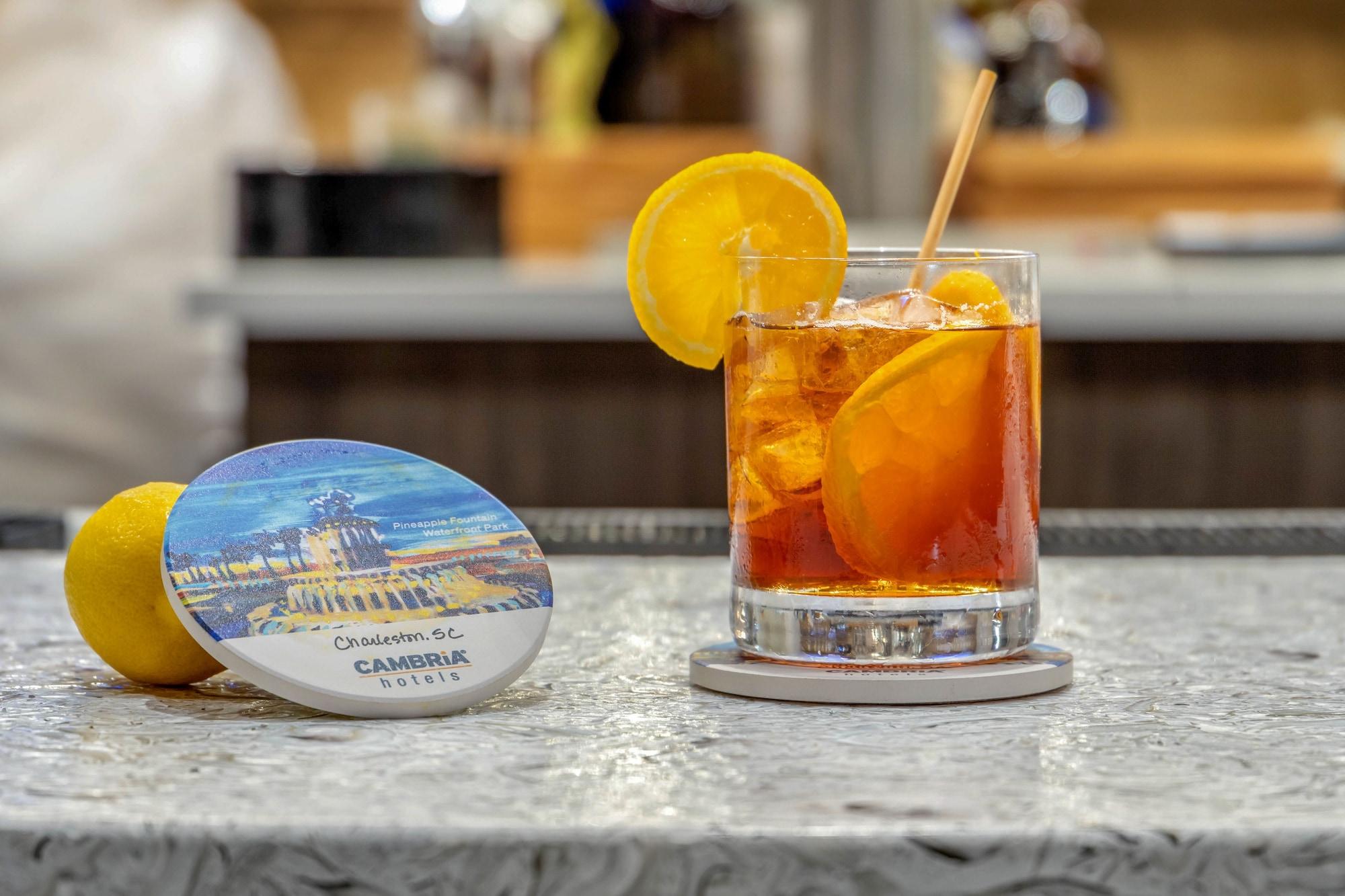 Restaurant Cambria Hotel Charleston Riverview
