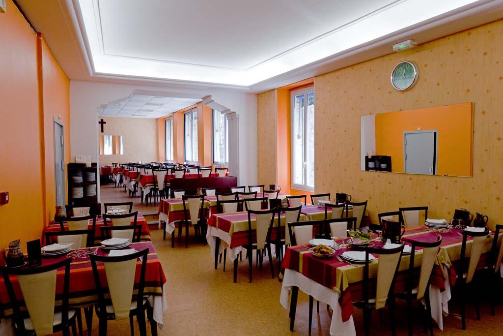 Vista Exterior Hotel St-Etienne