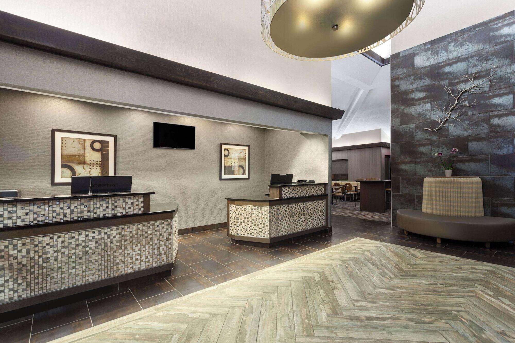 Vista Lobby Super 8 by Wyndham Copley Akron