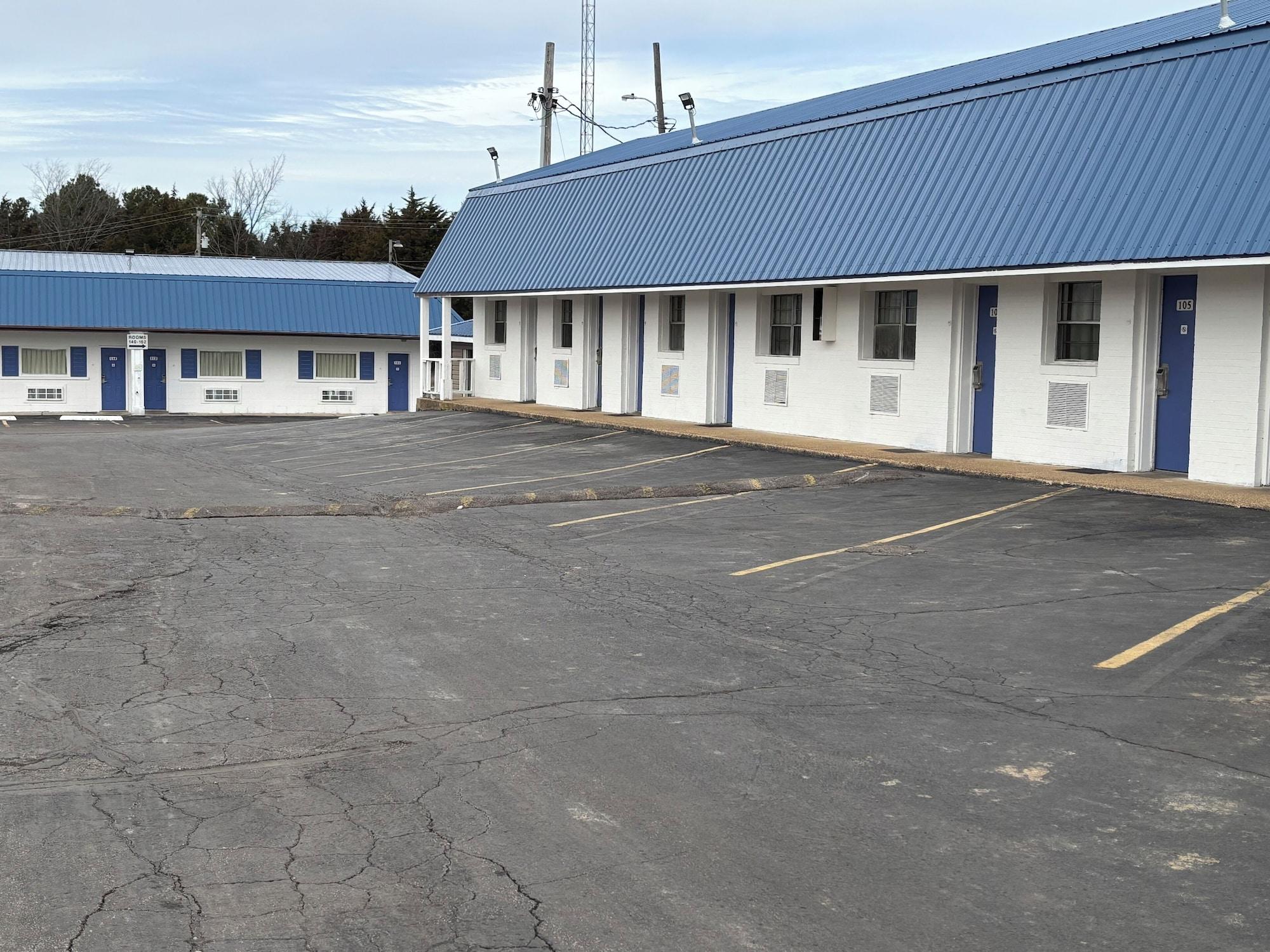 Vista Exterior Motel 6 Sullivan, MO