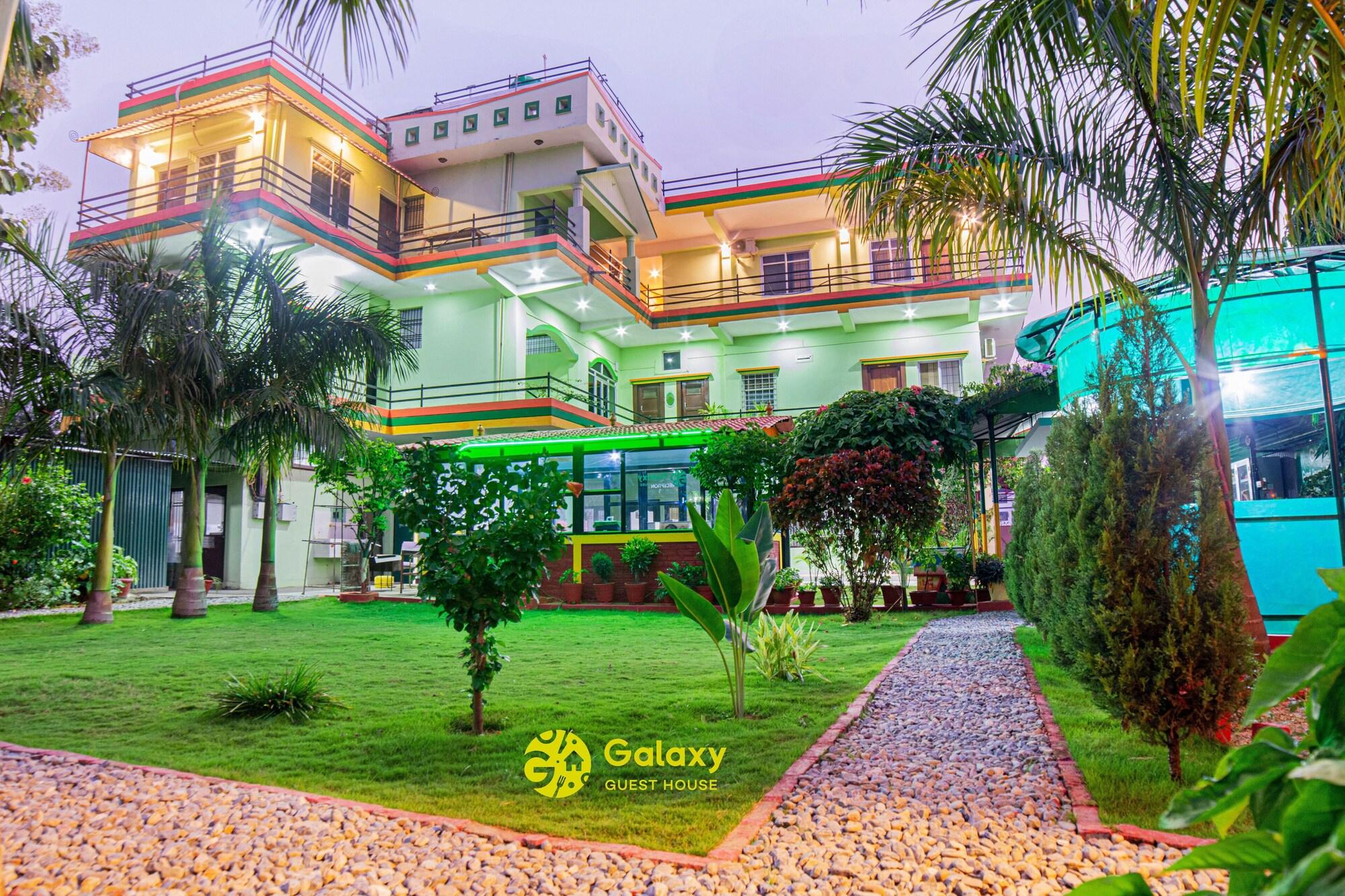 Varios Galaxy Guest House