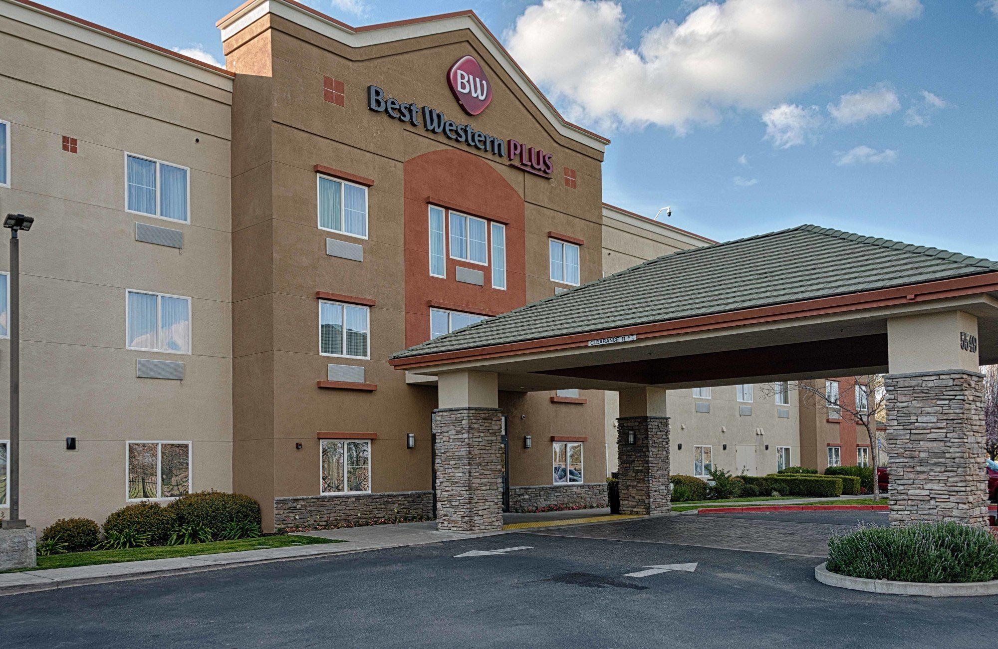 Vista Exterior Best Western Plus Delta Inn & Suites