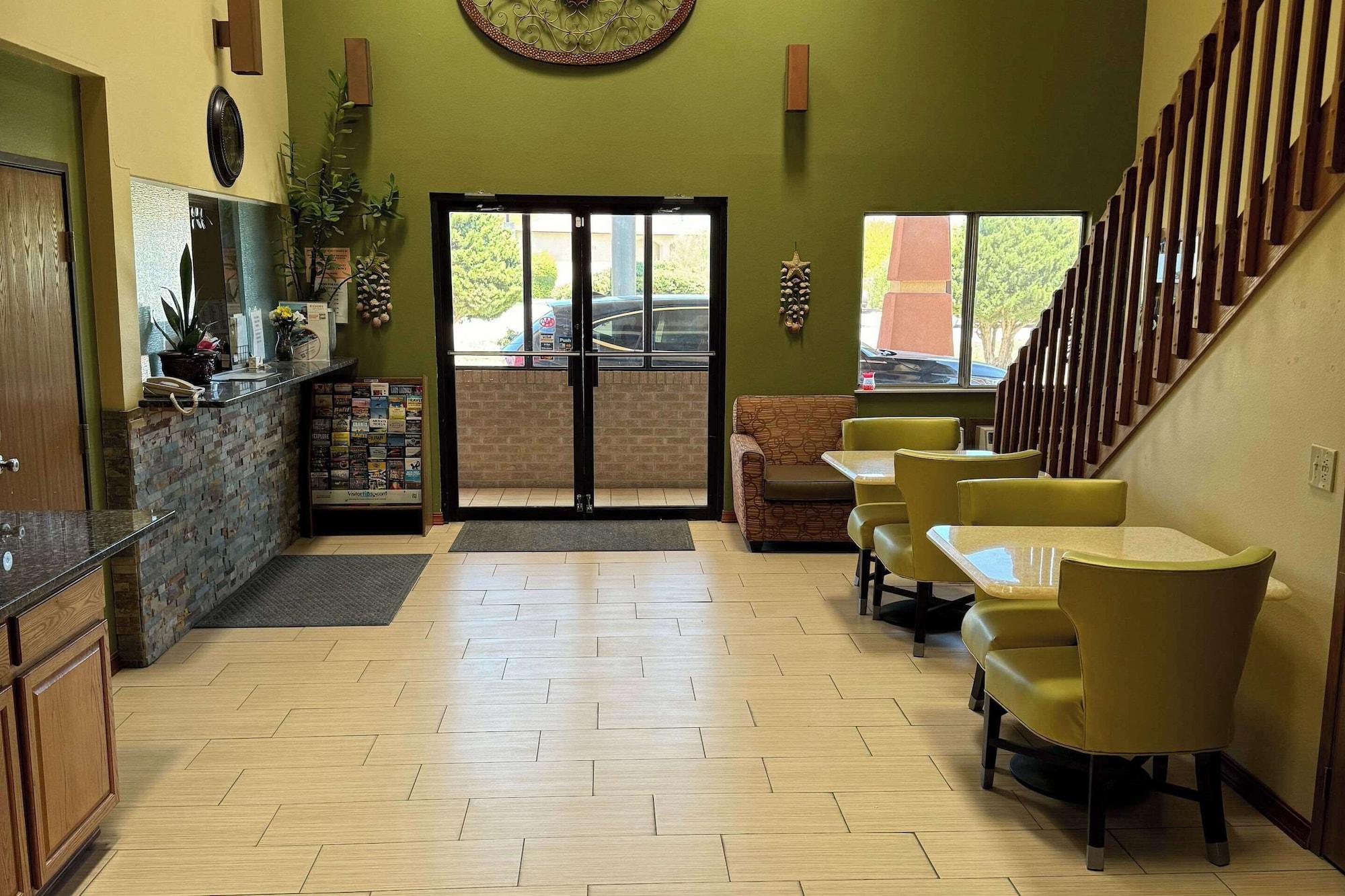 Vista Lobby Rodeway Inn Moriarty