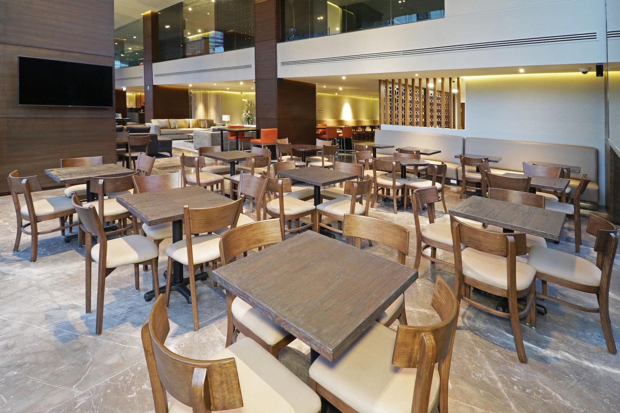 Restaurant Holiday Inn Express & Suites Monterrey Valle