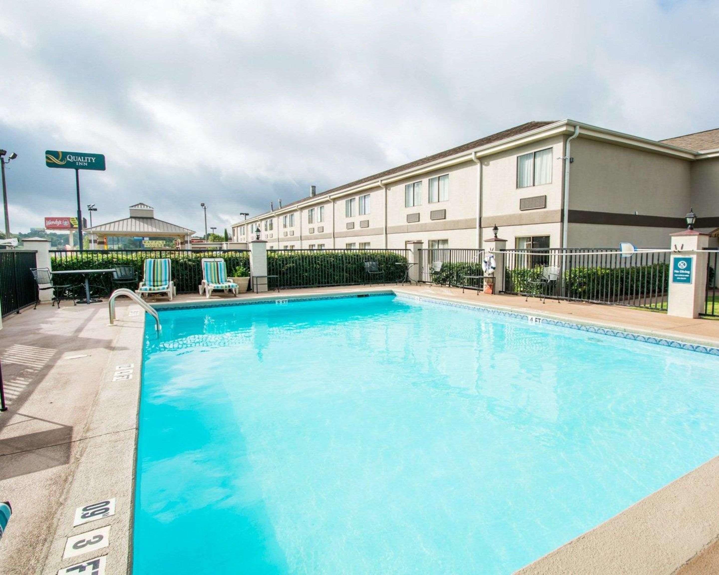 Vista Piscina Quality Inn Prattville I-65