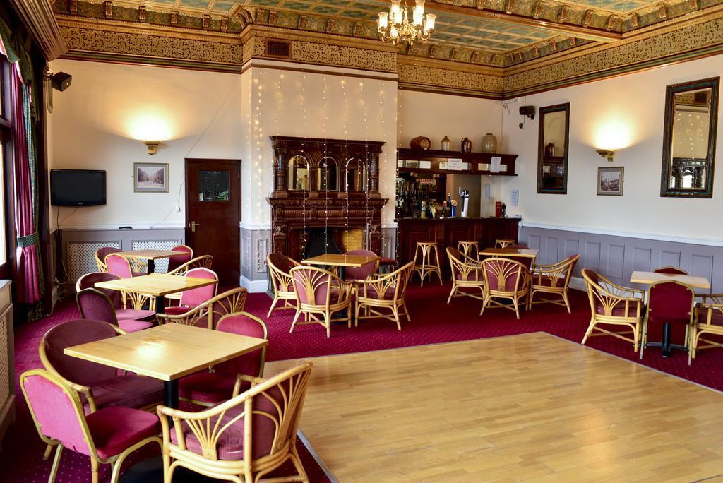 Bar/Salón County Hotel