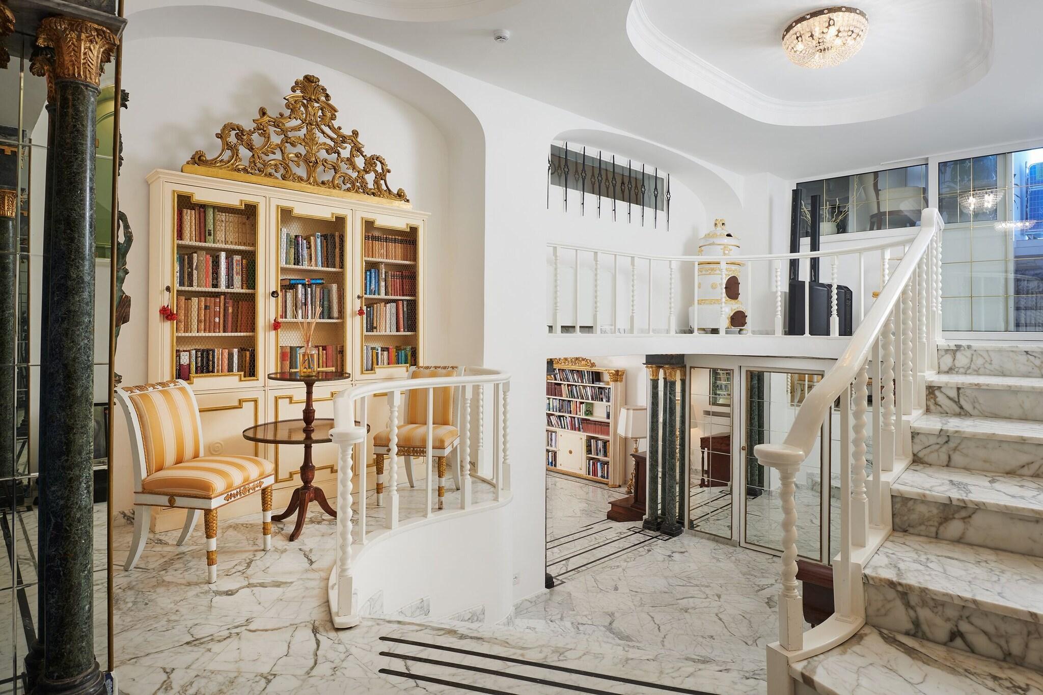 Vista Lobby Hotel Scalinatella