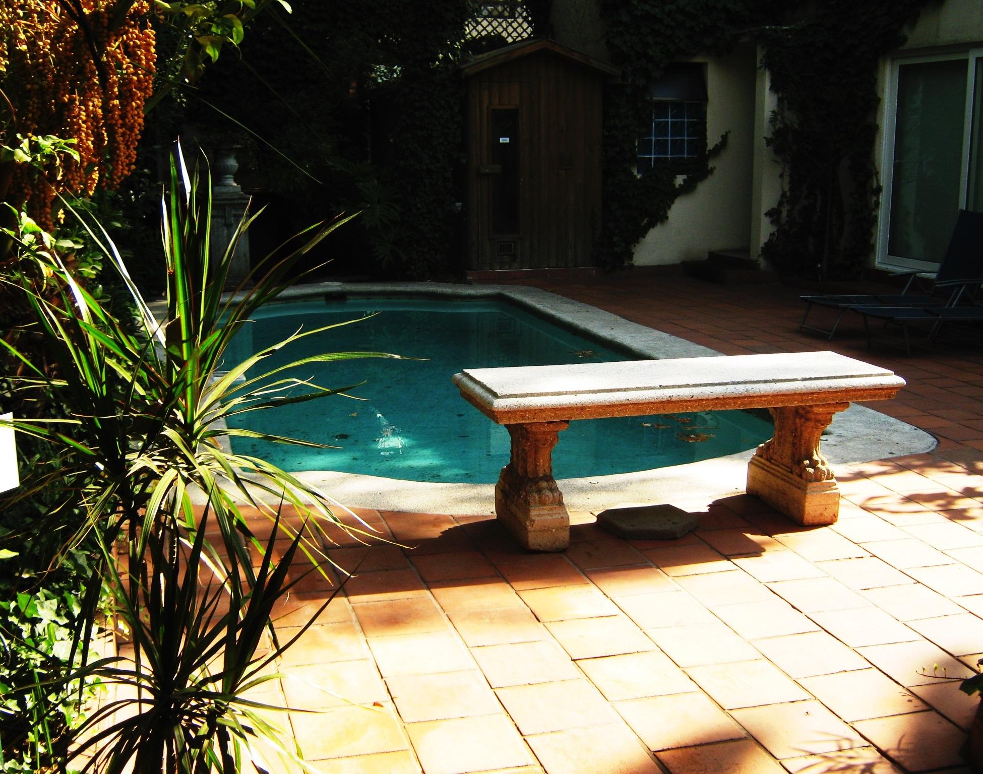 Vista Piscina Hotel L'Ambassade