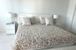 Alquiler Vacacional - Cozy 2-bedroom condo in amazing Sarasota with pool and fitness room,