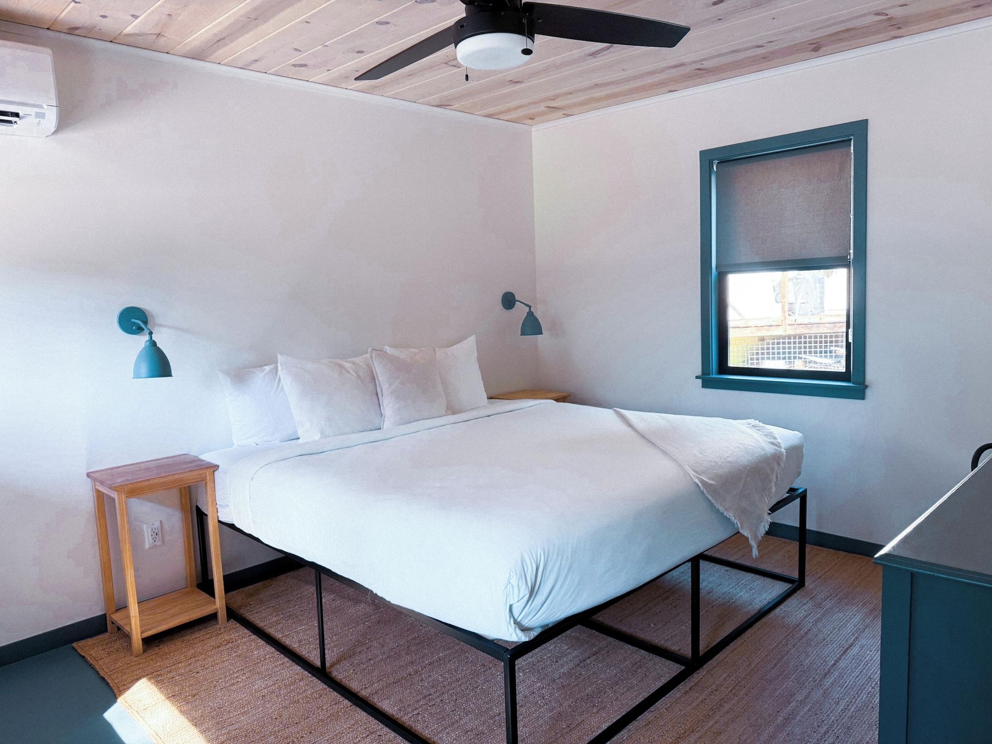 Varios Piety Hill Cottages
