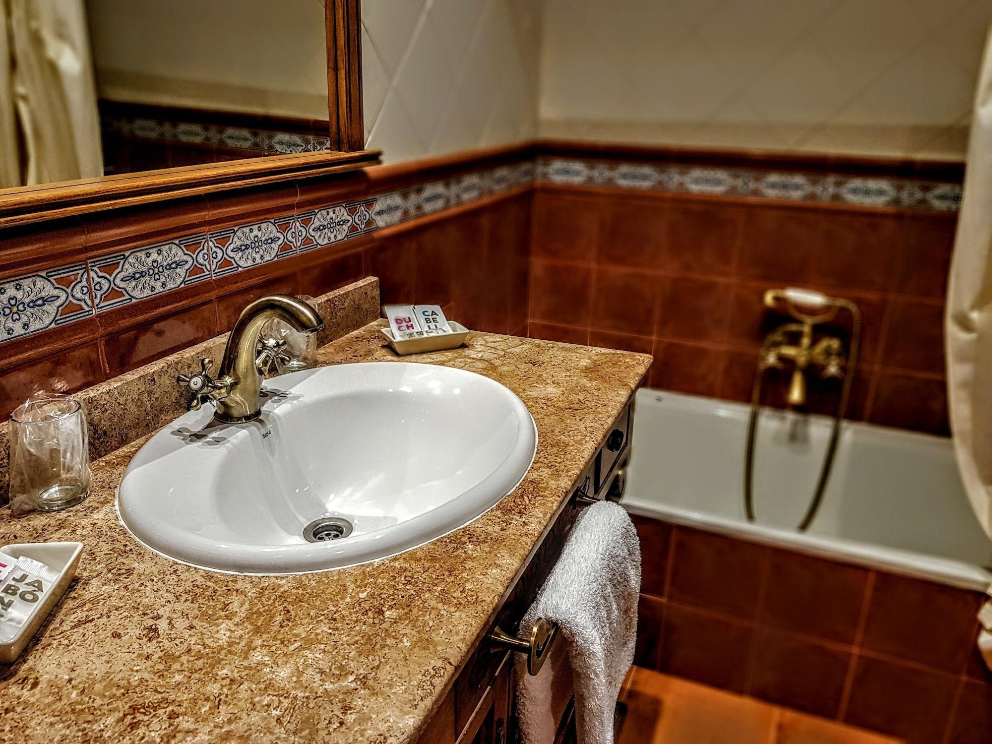 Equipamiento de Habitación Hospedería Santa Elena