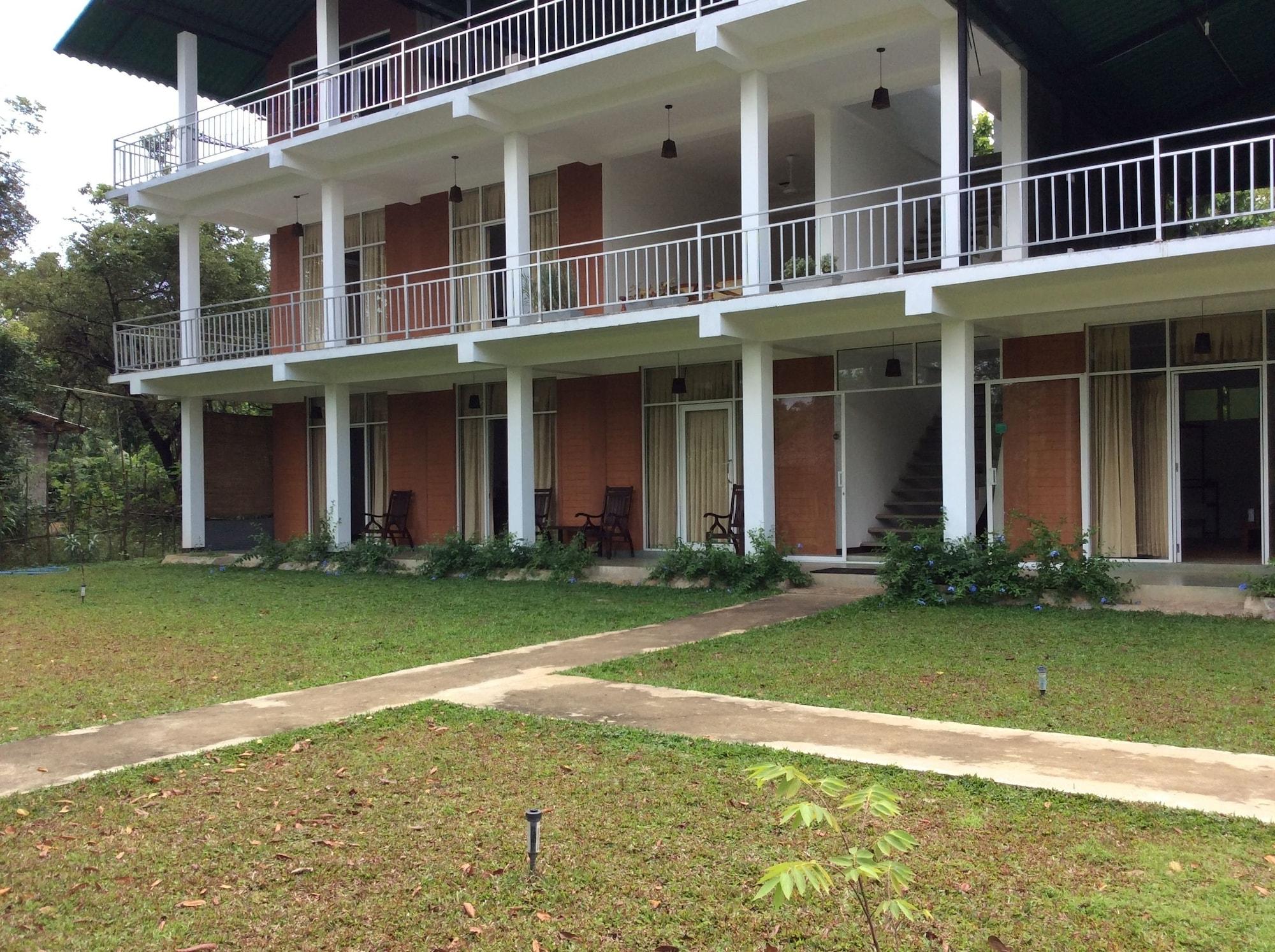Vista Exterior Sigiriya Rock Hide