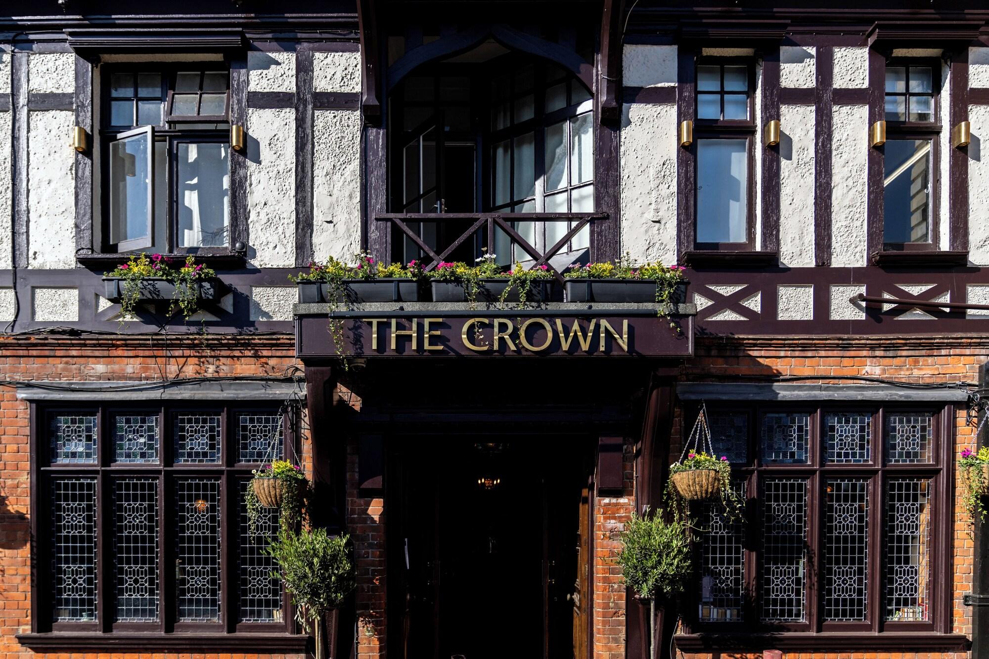 Vista Exterior Crown Hotel