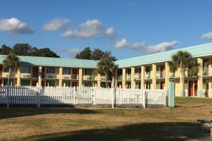 Alojamiento - Garden Inn & Suites