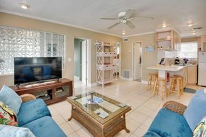 Alquiler Vacacional - Cozy Ormond Beach Bungalow: Steps to the Sand