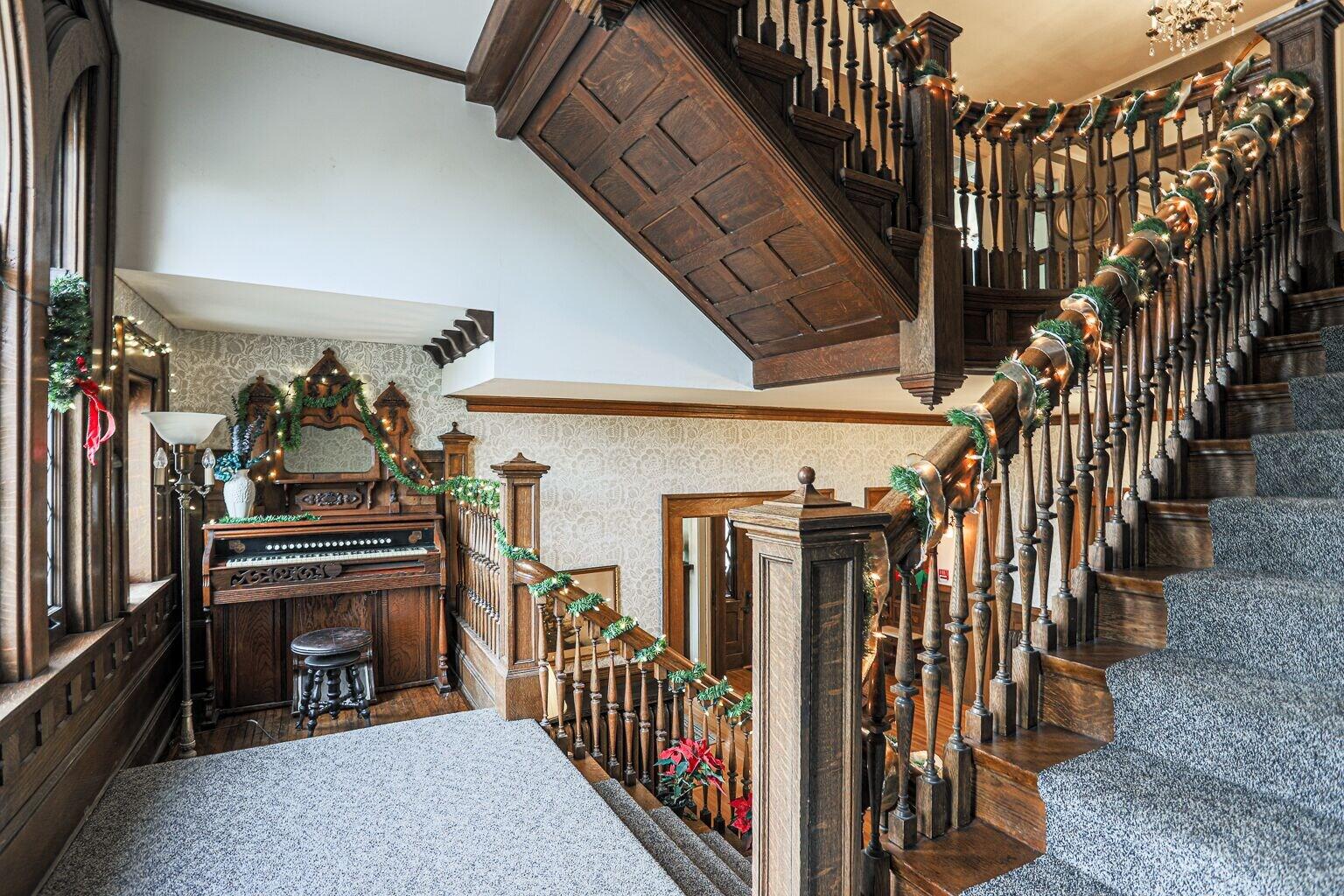 Varios Offutt Manor