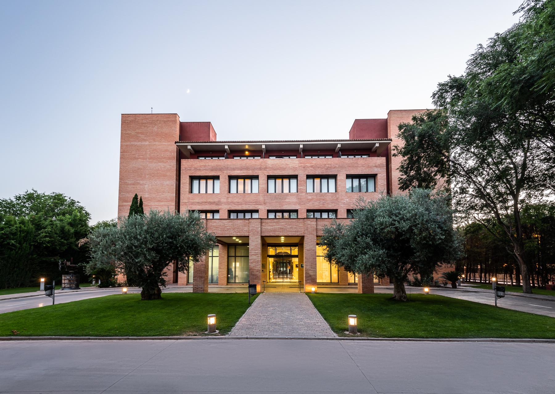 Vista Exterior Intelier Airén Hotel by Intelier Hotels & Suites