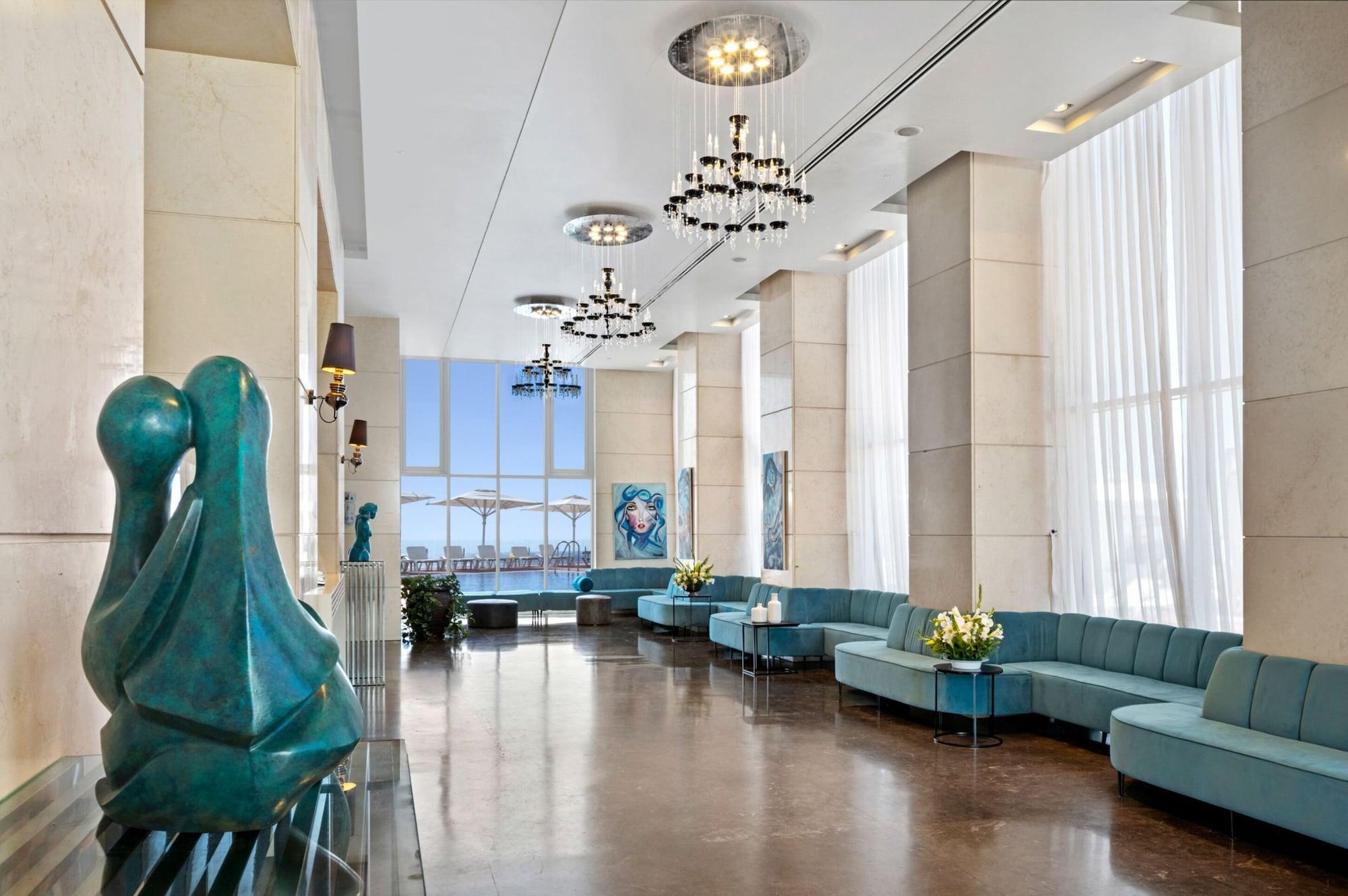 Vista Lobby Island Luxurious Suites Hotel