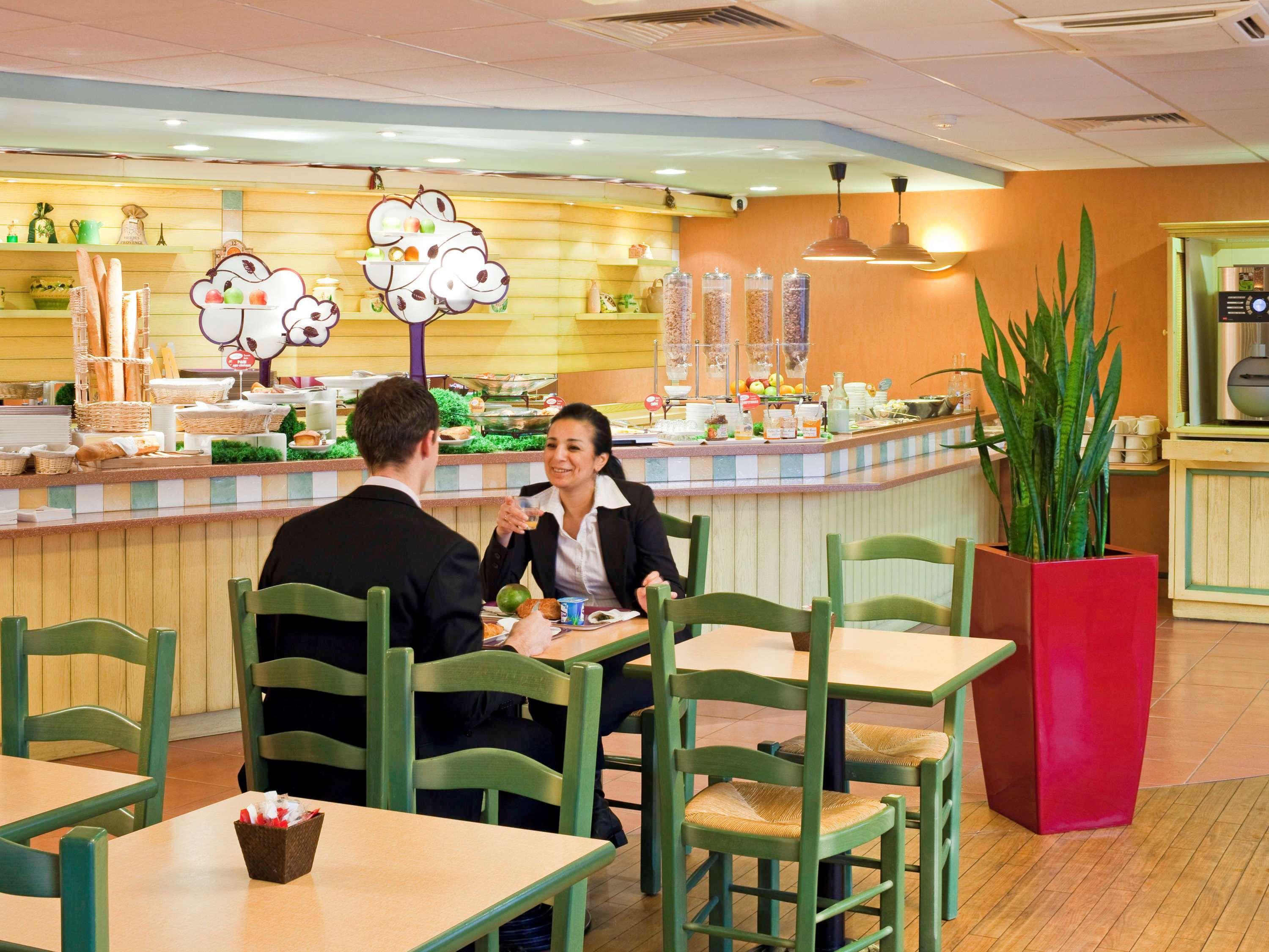 Centro de Negocios ibis Paris Pantin Eglise