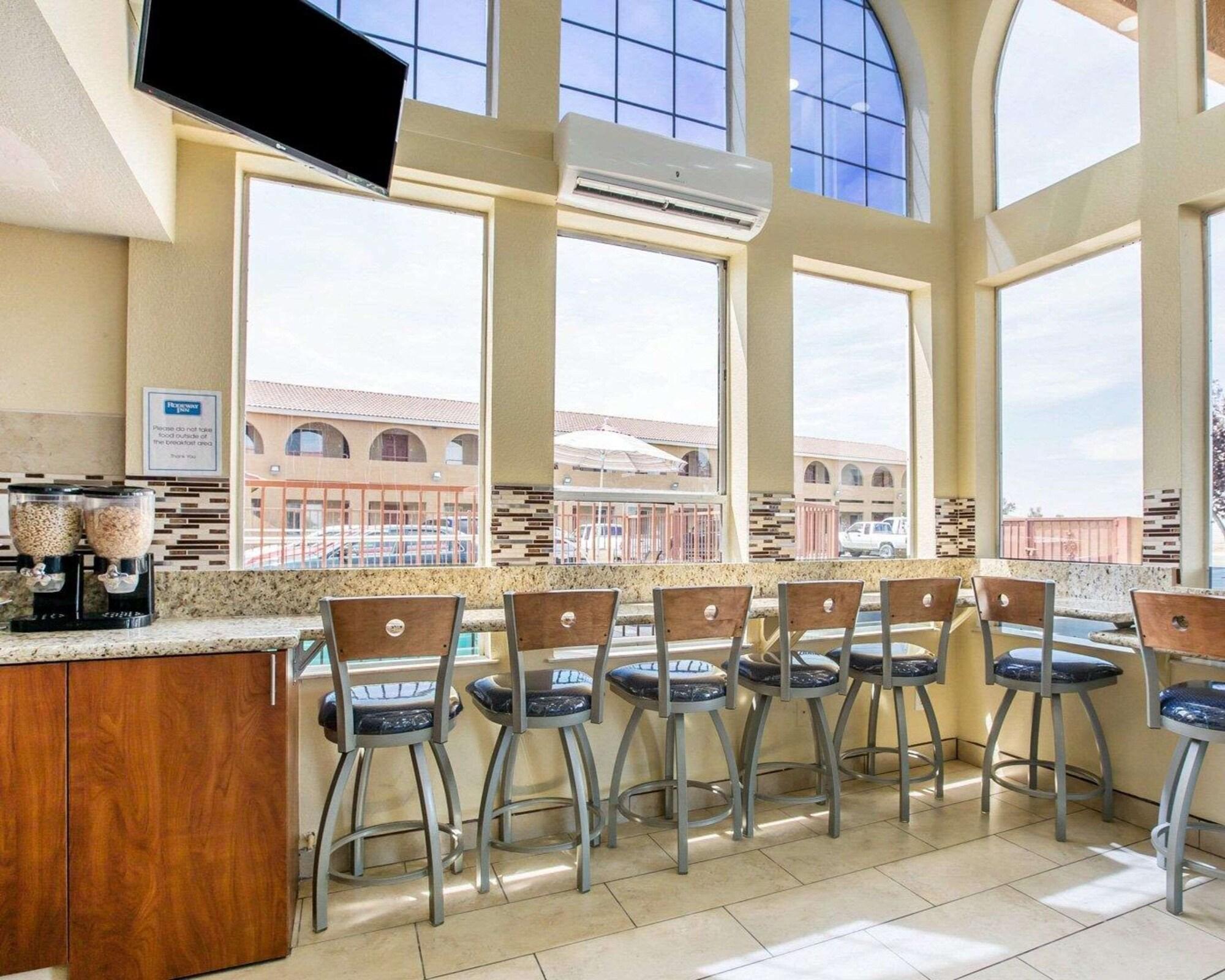 Restaurant Rodeway Inn Delano