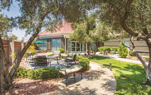 La Quinta Inn & Suites by Wyndham Las Vegas Summerlin Tech - Hoteles con desayuno en Las Vegas, Nevada