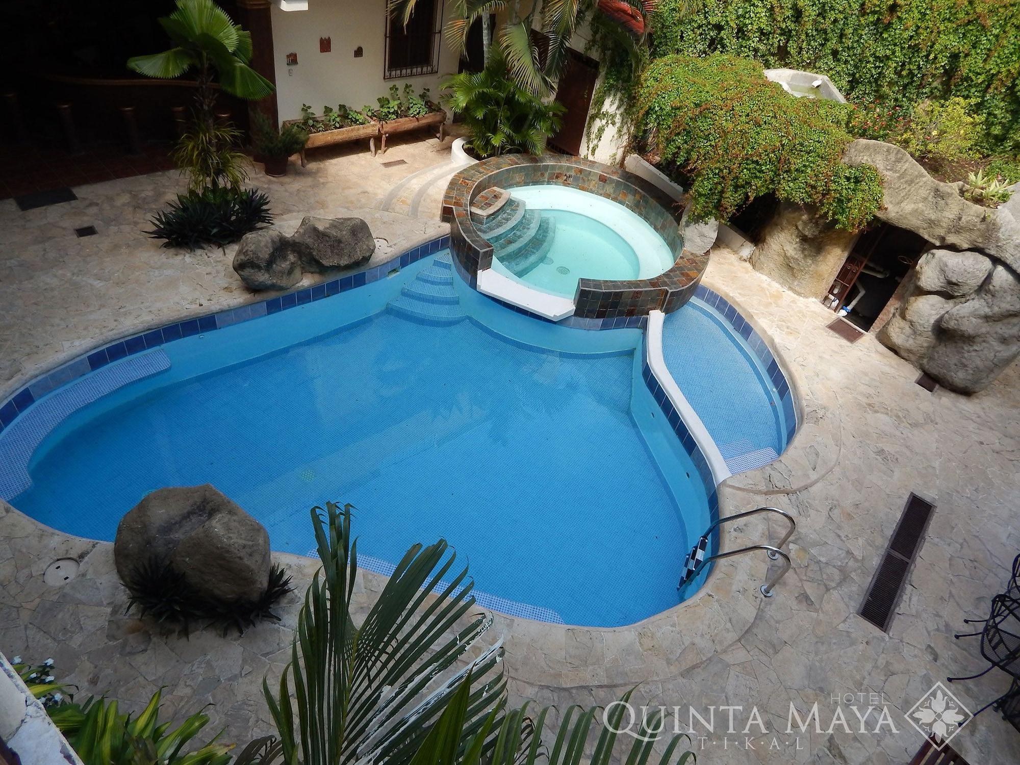 Vista Piscina Hotel Quinta Maya