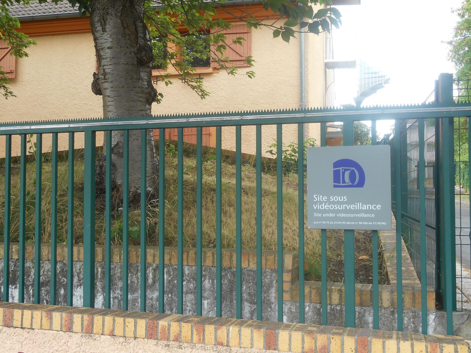 Vista Exterior Mondhotel Chelles