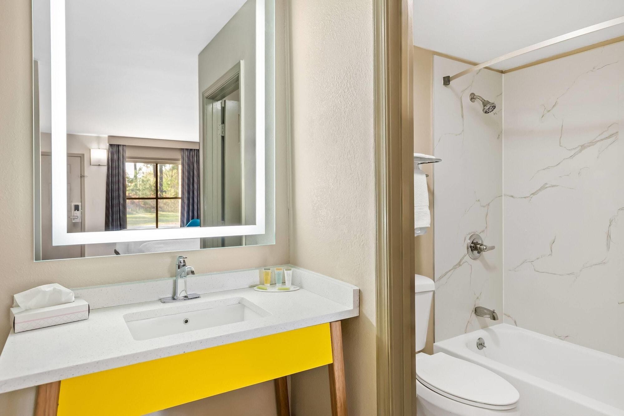 Equipamiento de Habitación Days Inn by Wyndham Petersburg/South Fort Lee