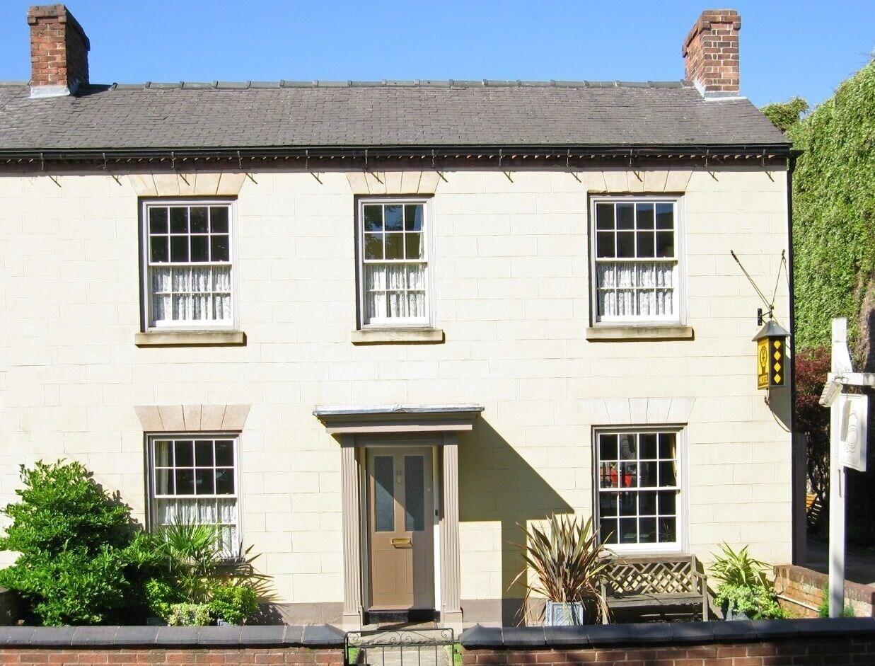 Varios The Coach House