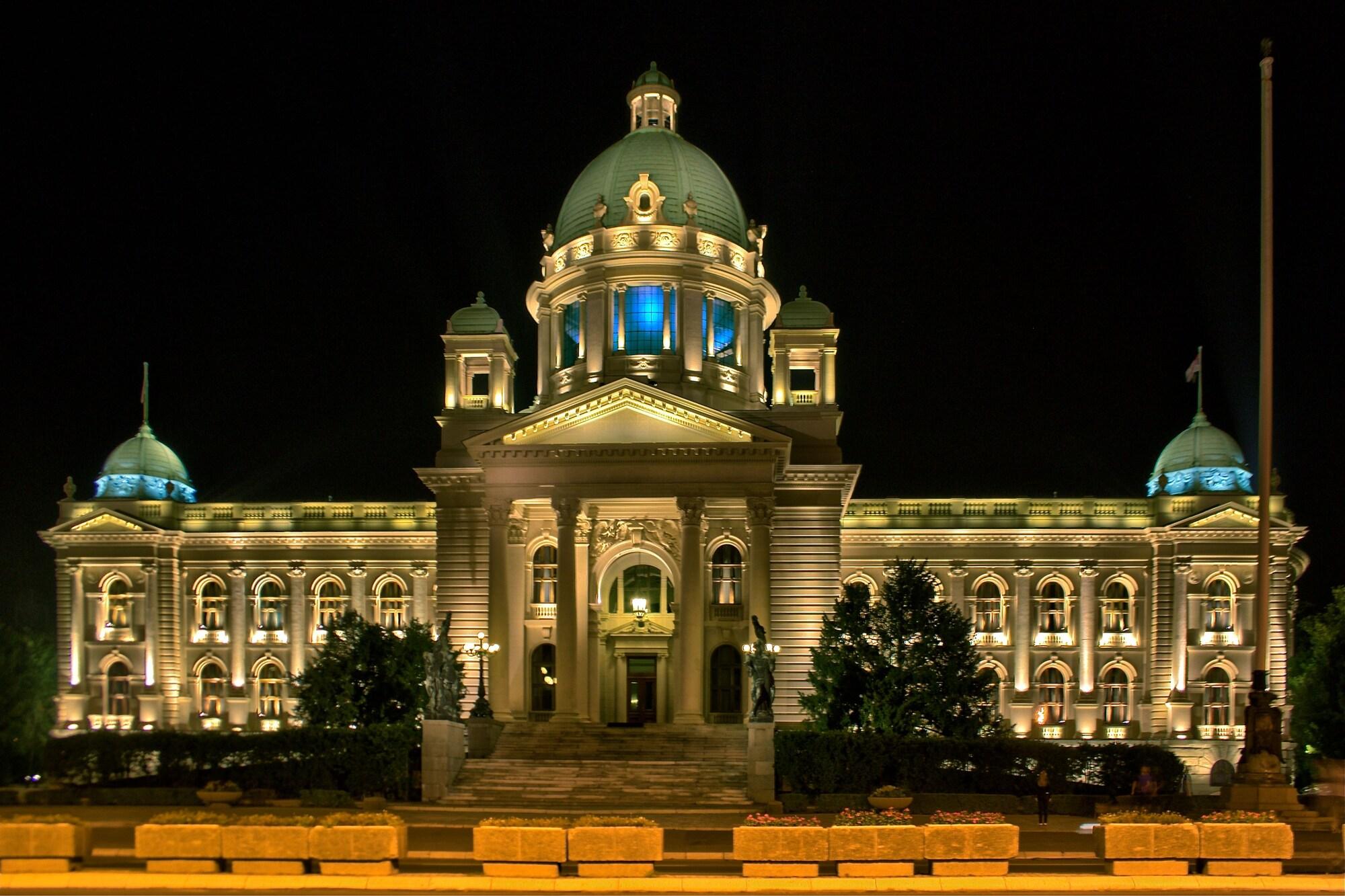 Vista Exterior Dominic Smart & Luxury Suites Parliament