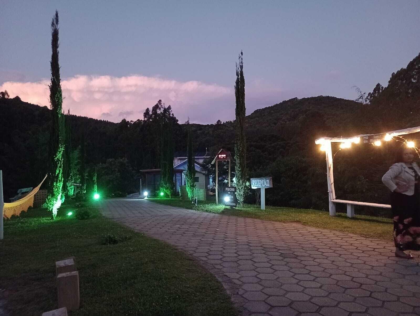Vista Exterior MD LUAR DA MONTANHA