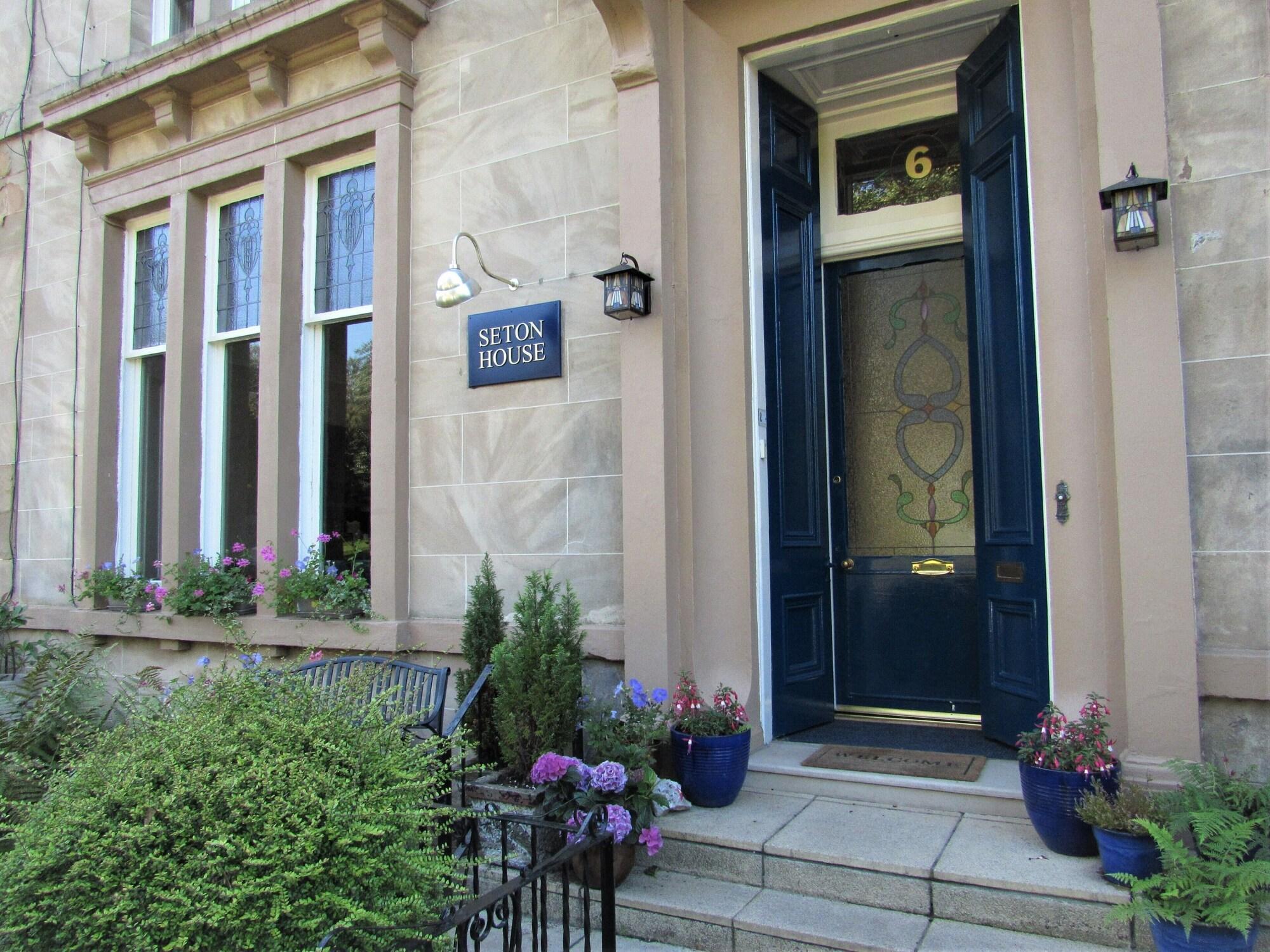 Vista Exterior Seton Guest House