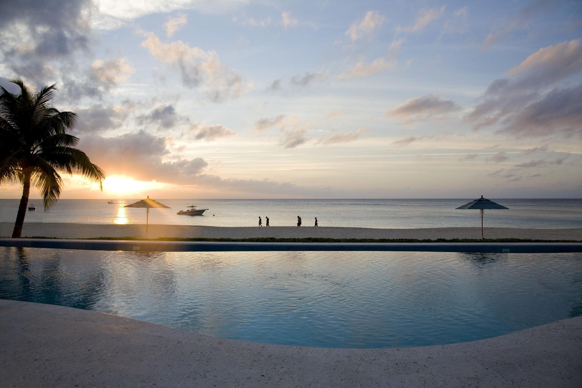 Vista Piscina Coral Stone Club