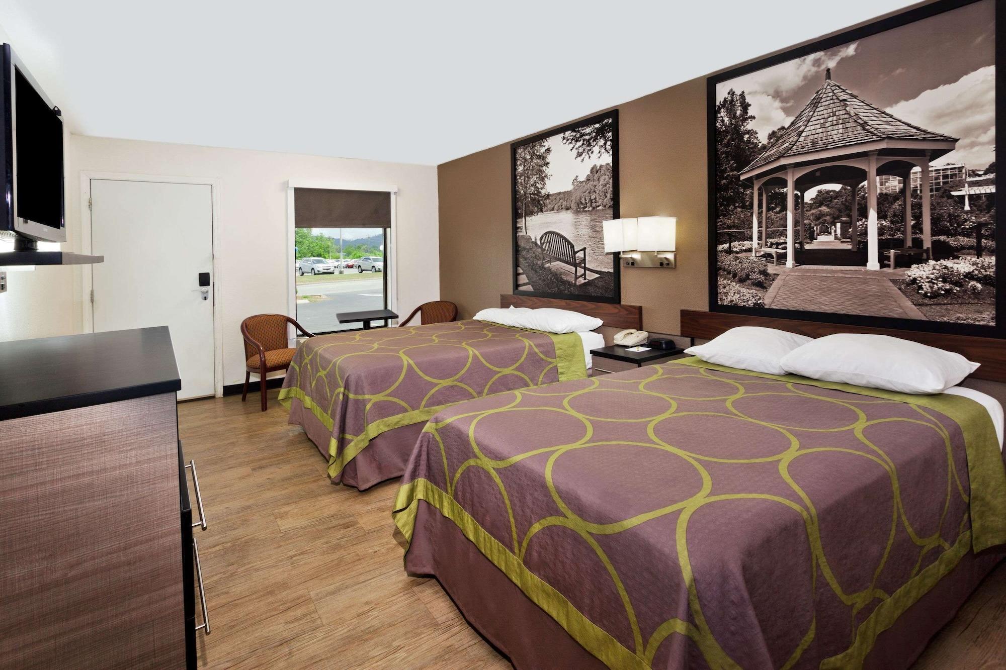 Varios Super 8 by Wyndham Ringgold/Chattanooga Area