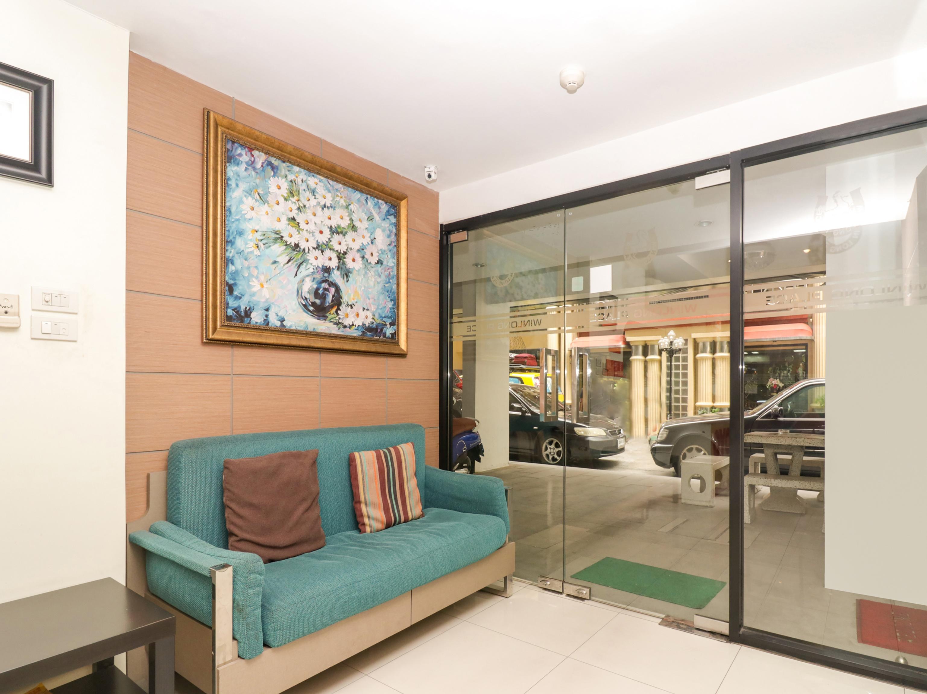 Vista Lobby OYO 225 Premier Place Hotel