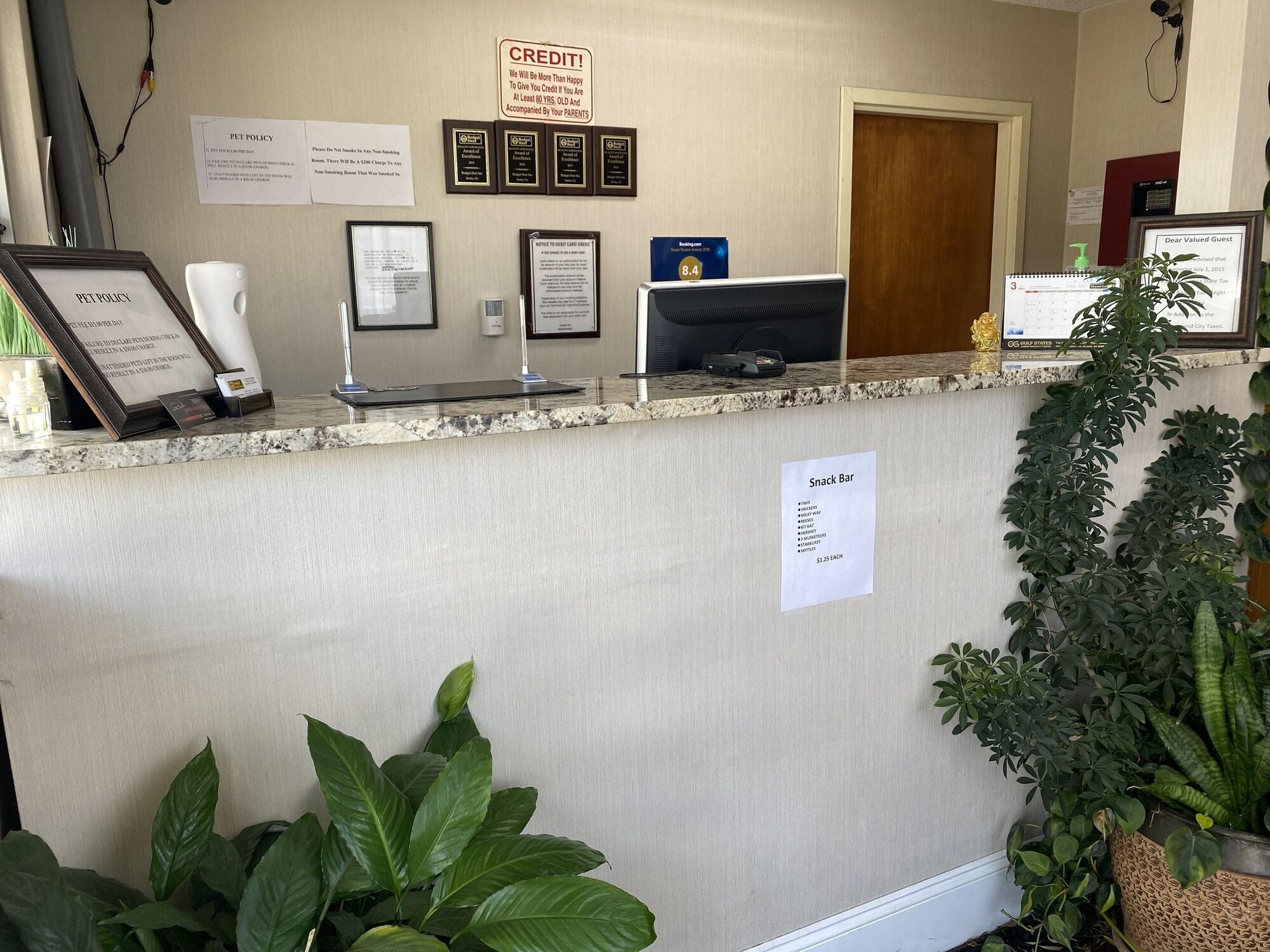 Vista Lobby Budget Host Inn Baxley