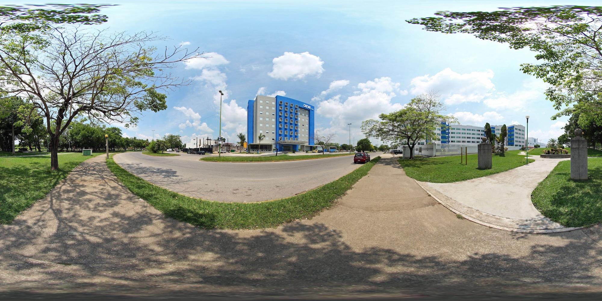 Vista Exterior One Villahermosa 2000
