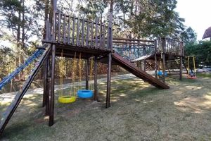 Alquiler Vacacional - Family chalet with fireplace and exclusive deck overlooking nature.