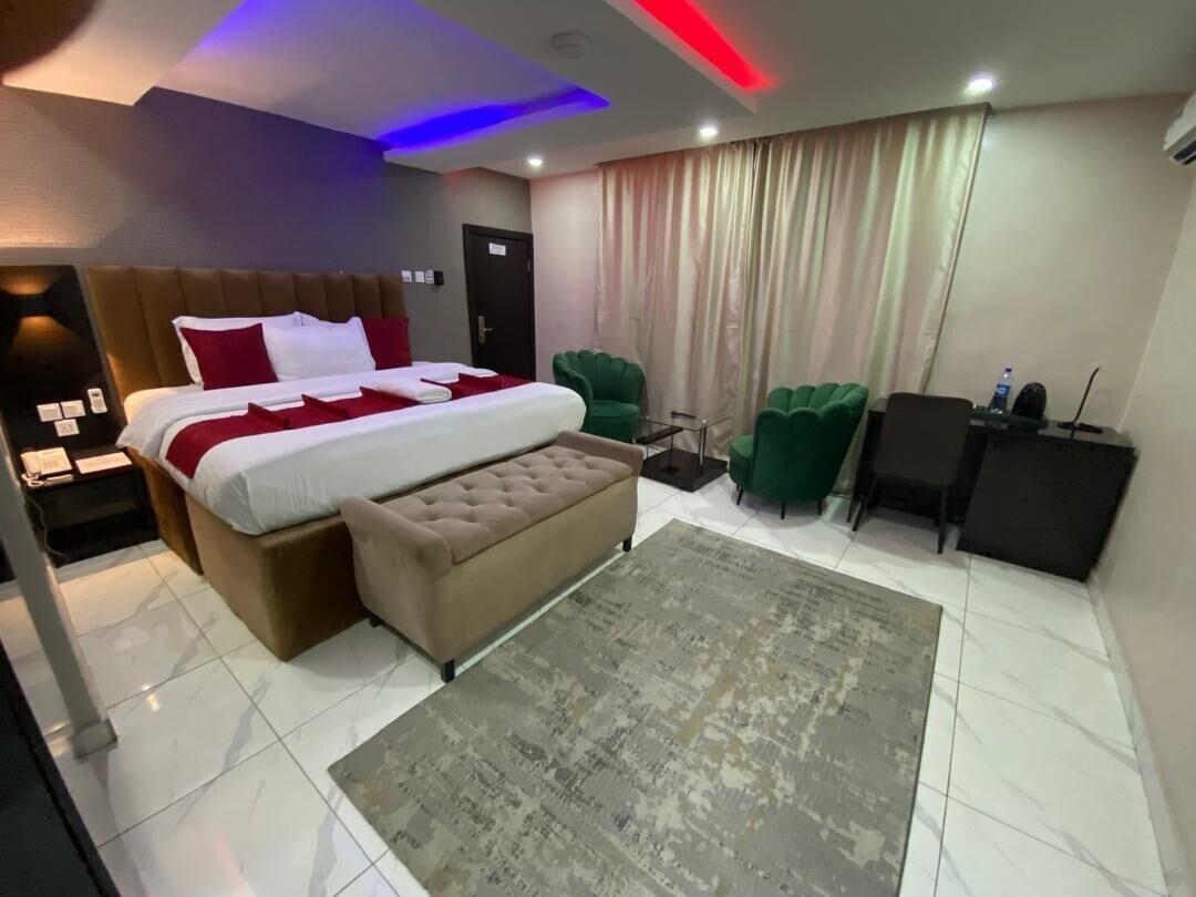 Varios No 95 suites & Apartment