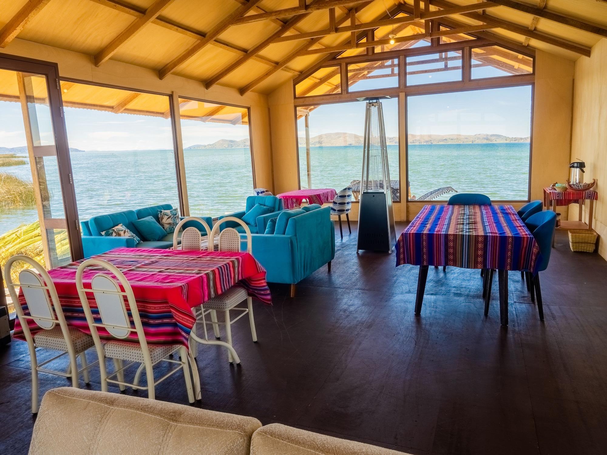 Restaurant Uros Titicaca Lodge
