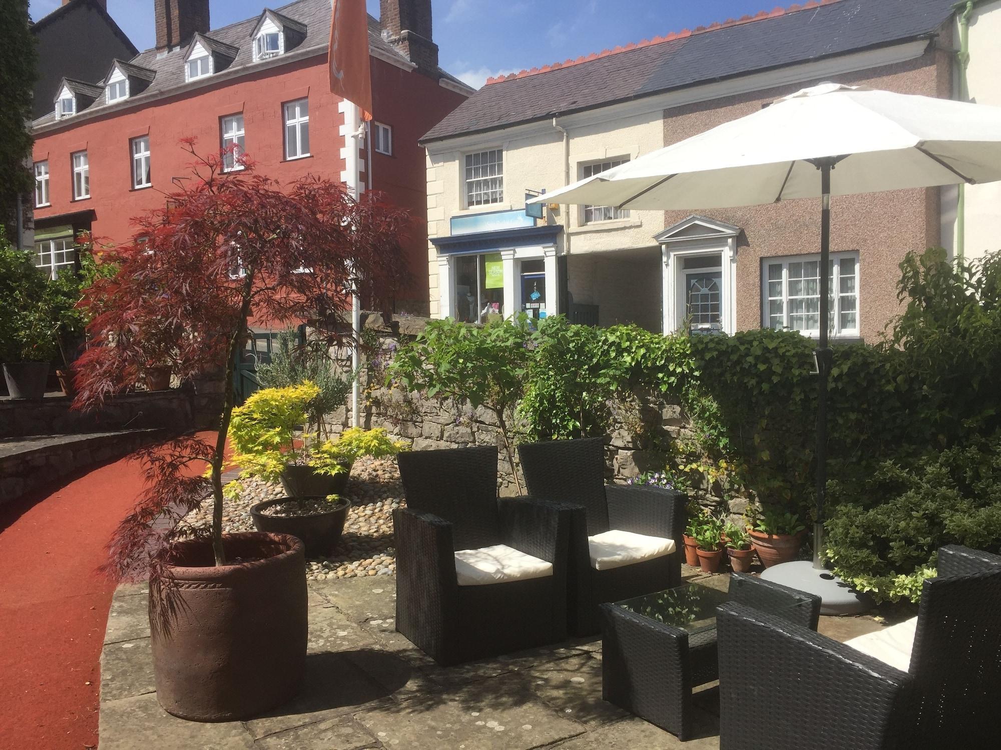 Varios Manorhaus Ruthin - Restaurant with rooms