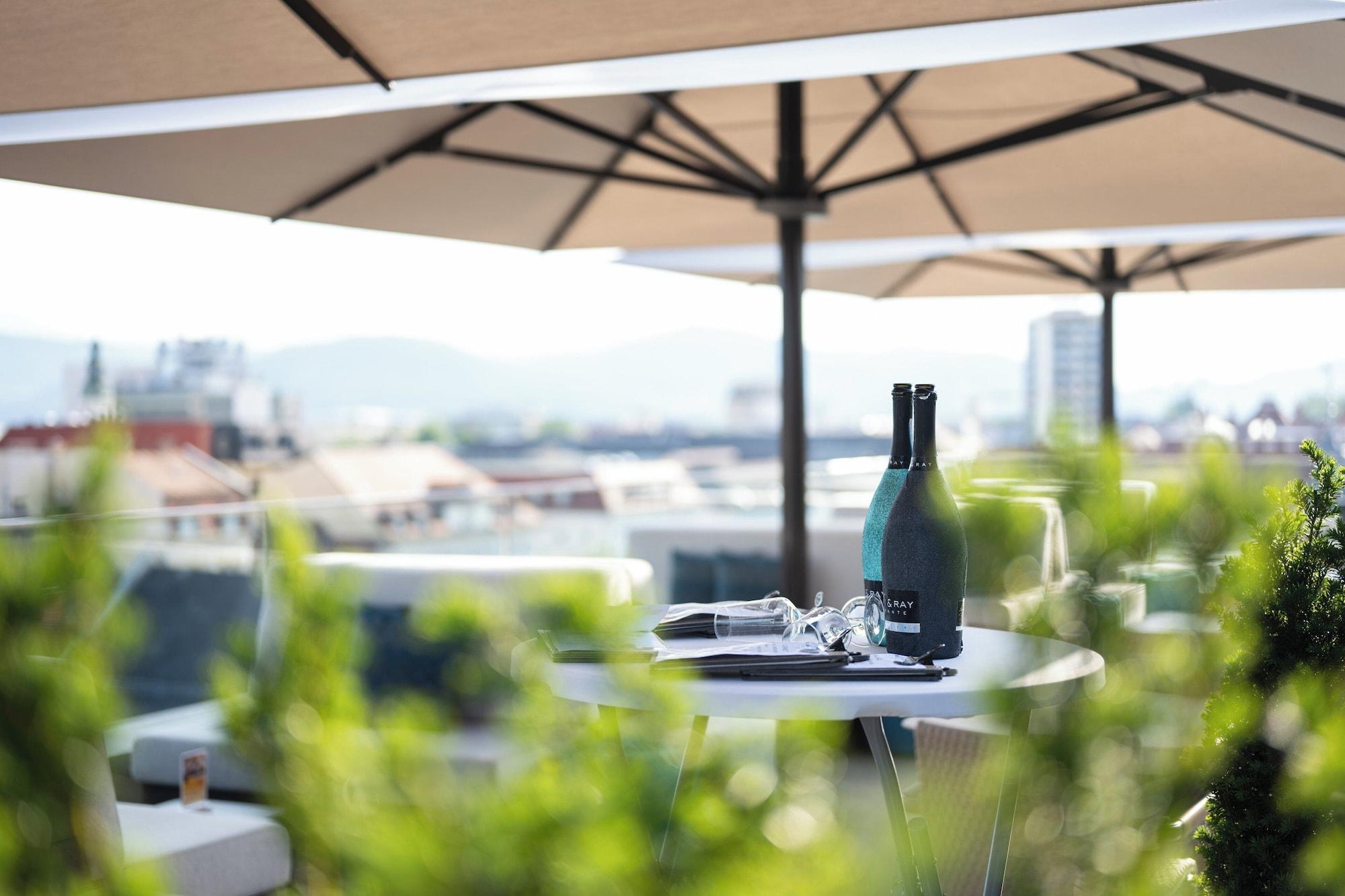 Bar/Salón Garner Hotel Klagenfurt Moser Verdino by IHG