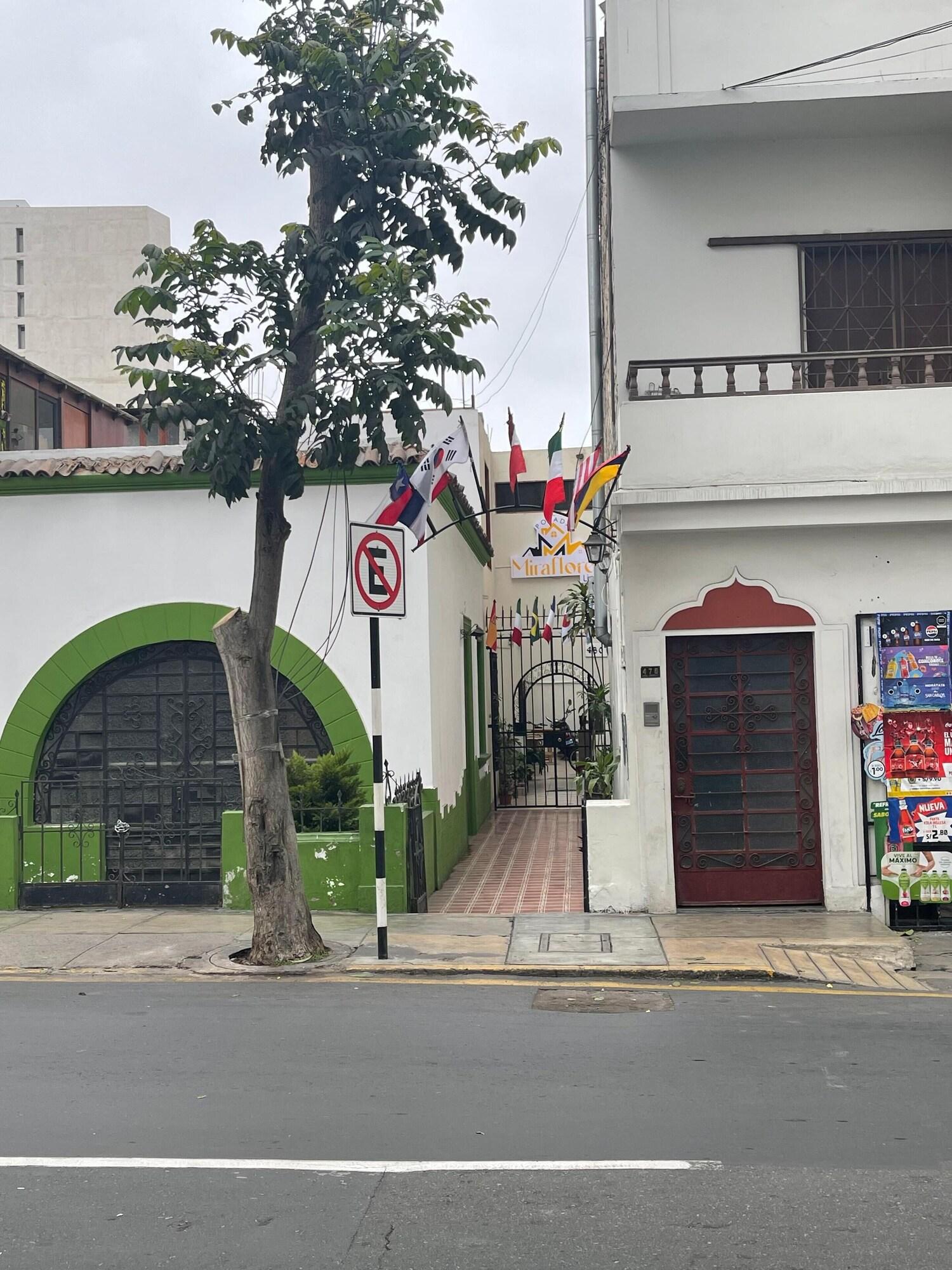 Vista Exterior Posada Miraflores