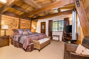 Alquiler Vacacional - Beautiful cabin with hot tub! Pet friendly! Cul de sac directly across from lake