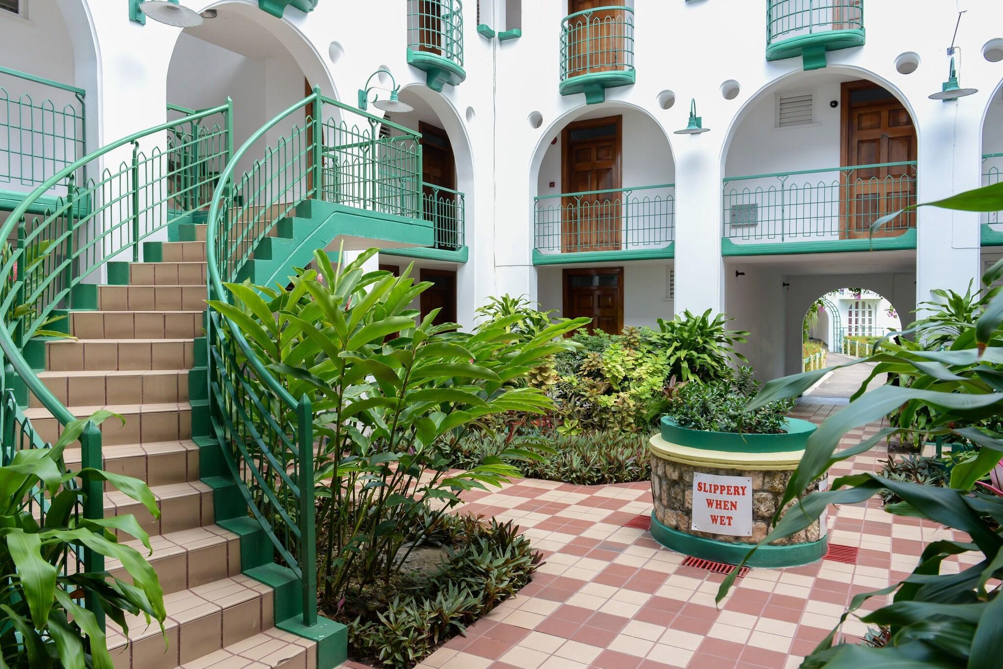 Vista Exterior SandCastles Deluxe Beach Resort