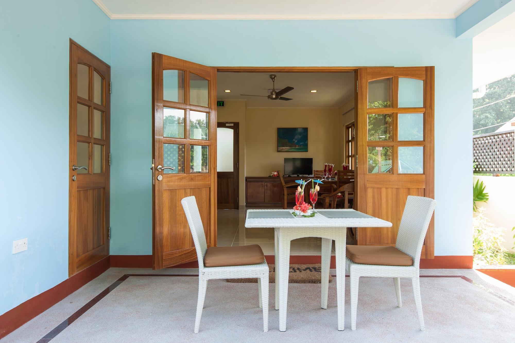 Bar/Salón Le Relax Self-Catering