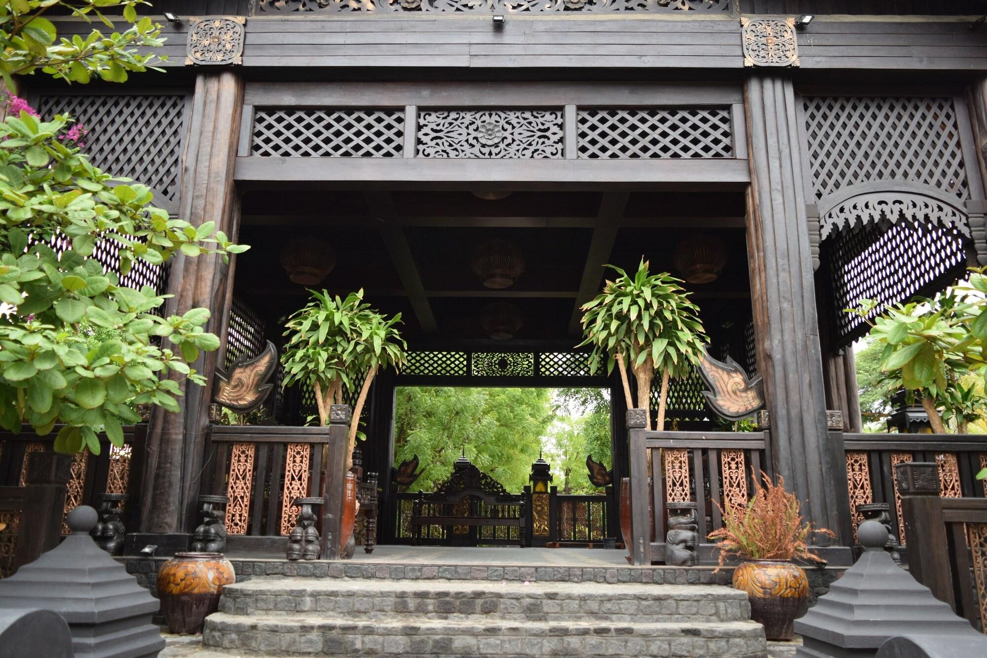 Vista Exterior Bagan Central Hotel