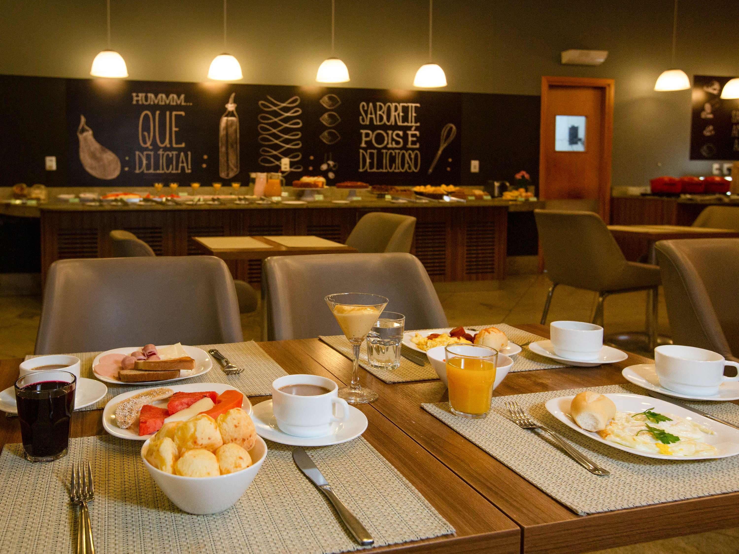 Restaurant ibis Vitoria Praia de Camburi