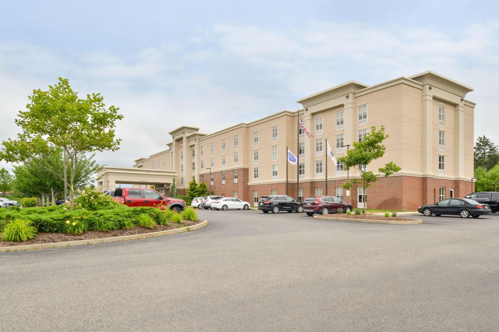 Vista Exterior Hampton Inn & Suites Plymouth